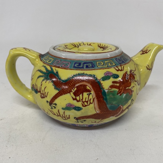 TEAPOT, Chinese Yellow (Broken Lid)